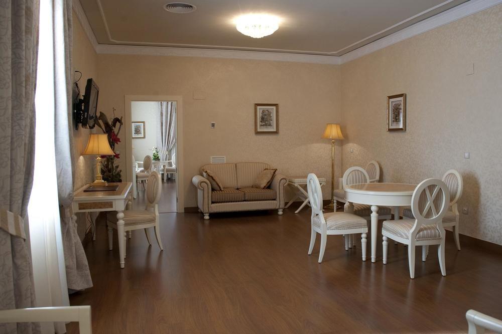 Hotel Santa Isabel Albacete Bagian luar foto