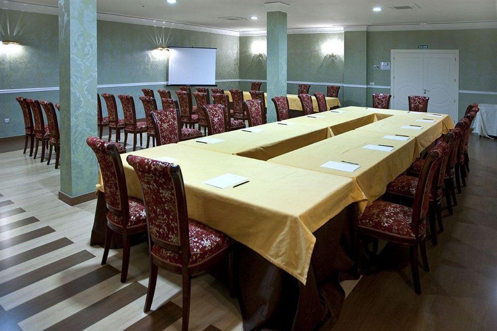 Hotel Santa Isabel Albacete Bagian luar foto