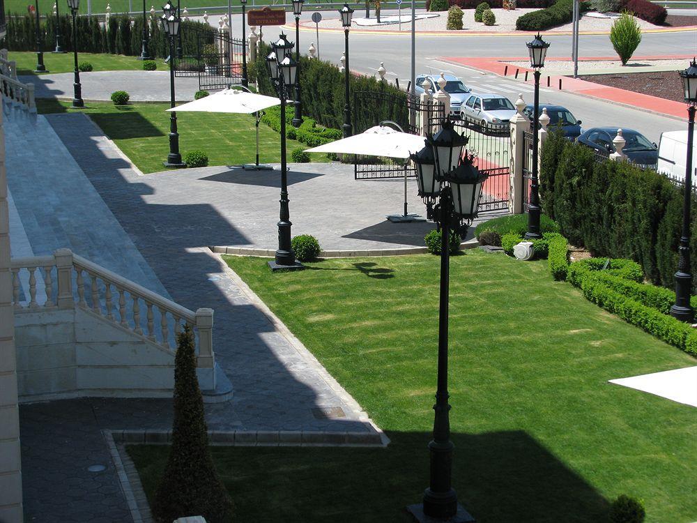 Hotel Santa Isabel Albacete Bagian luar foto