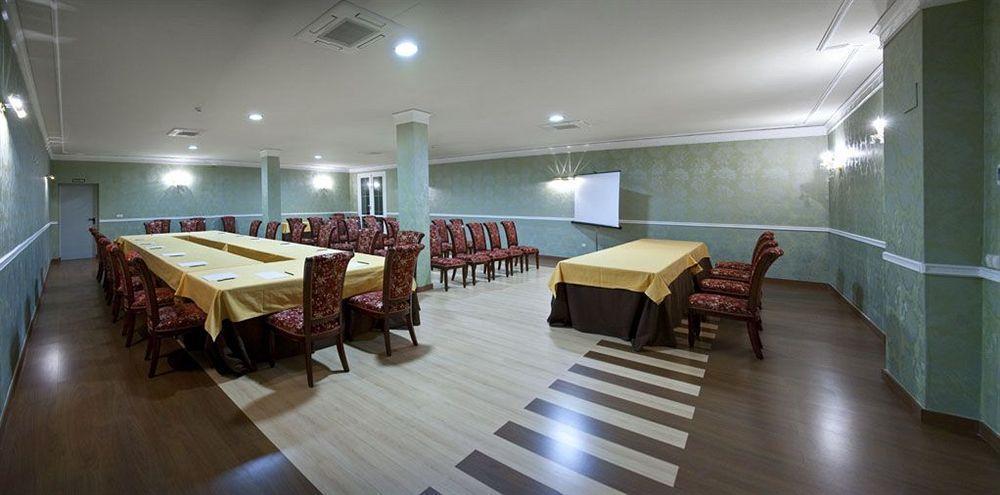 Hotel Santa Isabel Albacete Bagian luar foto