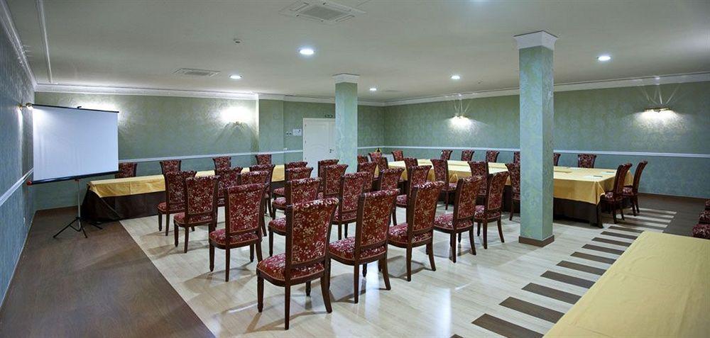 Hotel Santa Isabel Albacete Bagian luar foto