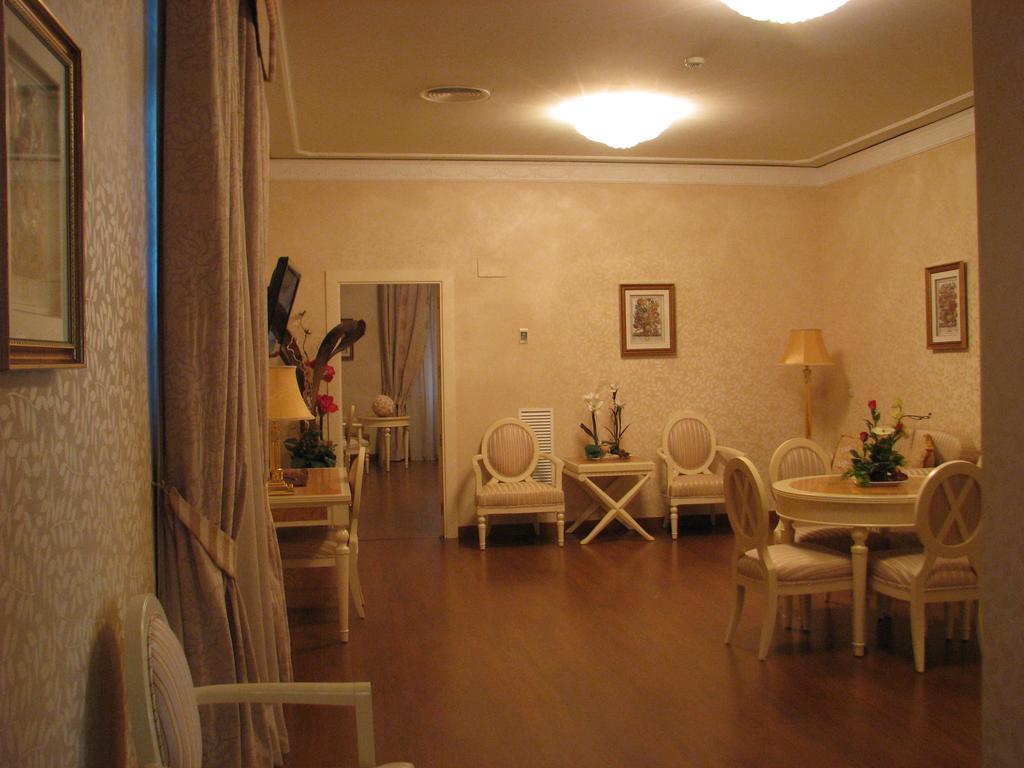 Hotel Santa Isabel Albacete Bagian luar foto