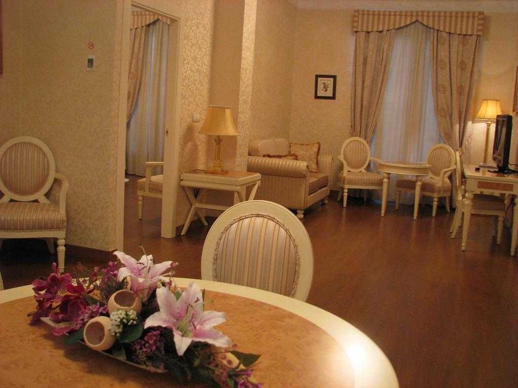 Hotel Santa Isabel Albacete Bagian luar foto