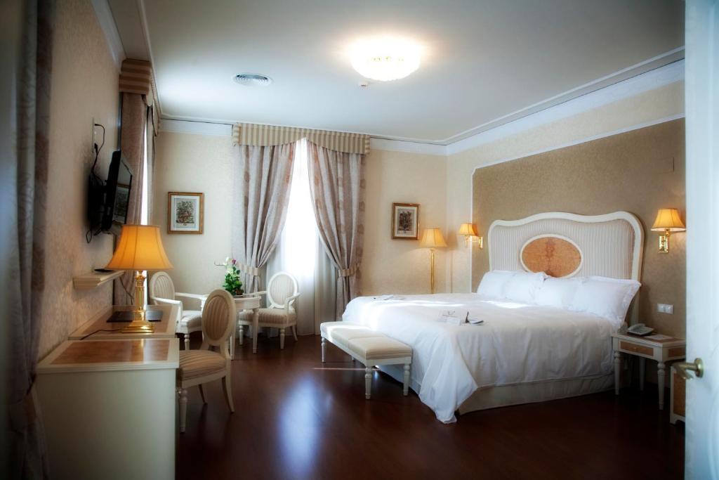 Hotel Santa Isabel Albacete Ruang foto